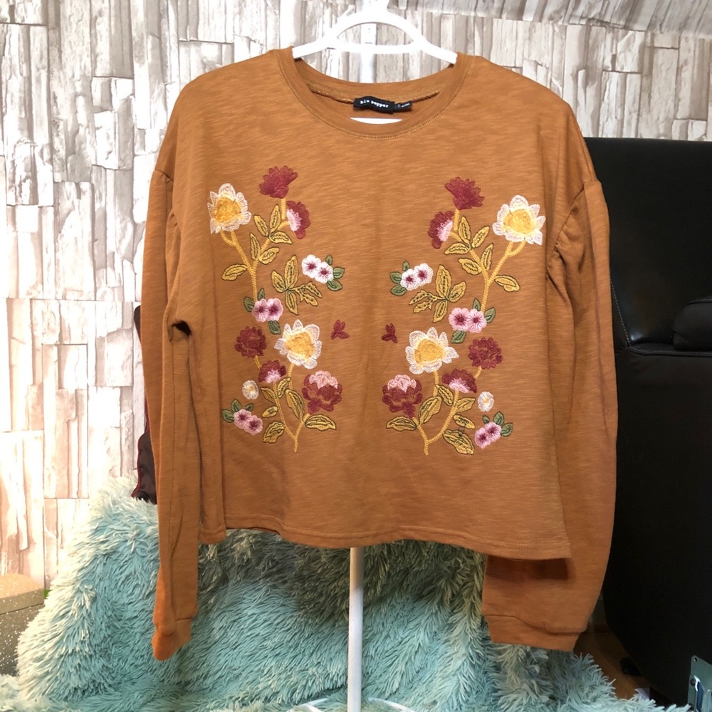 New Blu Pepper embroidered top size S